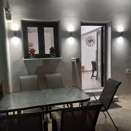 Velania House 2 Appartement *