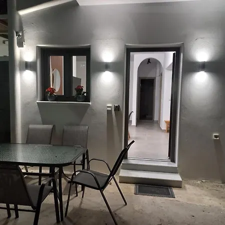 Velania House 2 Apartment *